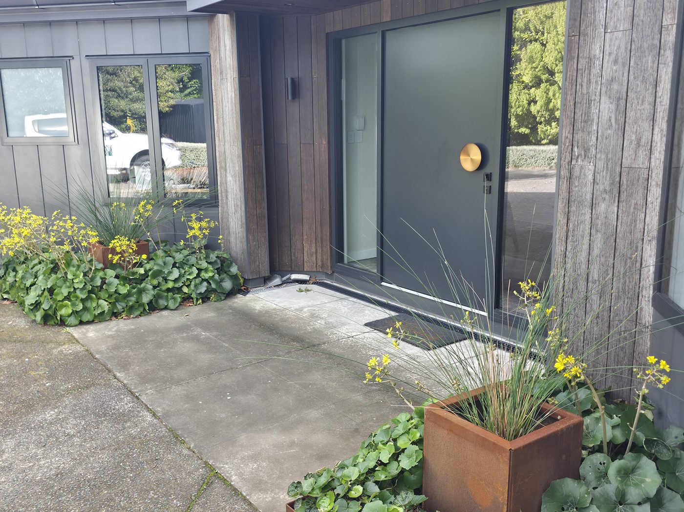 Havelock North hilltop garden by Tim Durrant Design